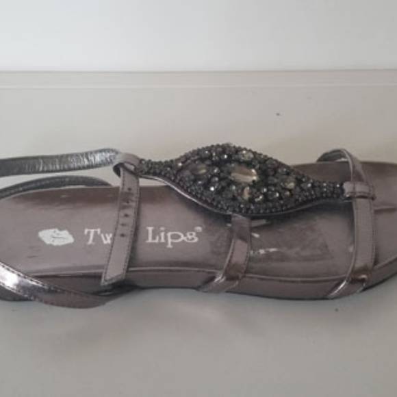 Shoes - Picture 2 of 3